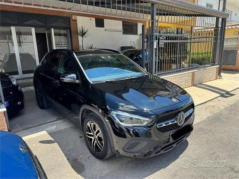 Usata Mercedes GLA200 Premium 149 CV (109 kW) 2021 Nero SUV