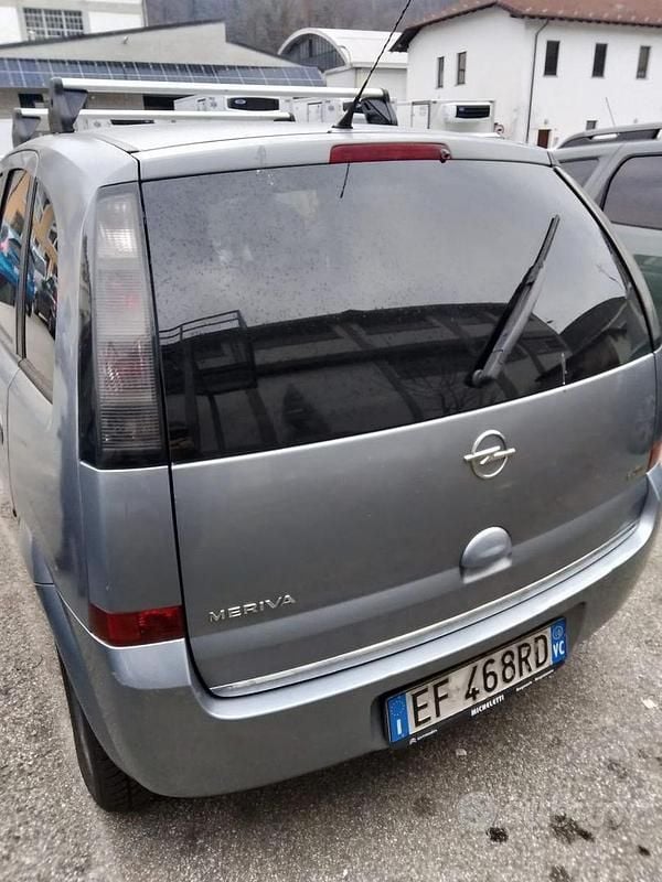 Usata Opel Meriva Enjoy 90 CV (66 kW) 2010 Grigio Monovolume