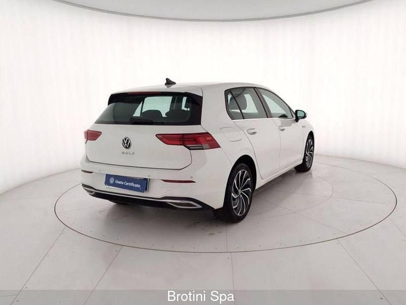 Usata VW Golf VIII Style 131 CV (96 kW) 2021 Bianco pastello Berlina