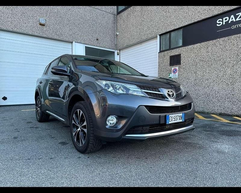Usata Toyota RAV4 Lounge 124 CV (91 kW) 2015 Grigio SUV