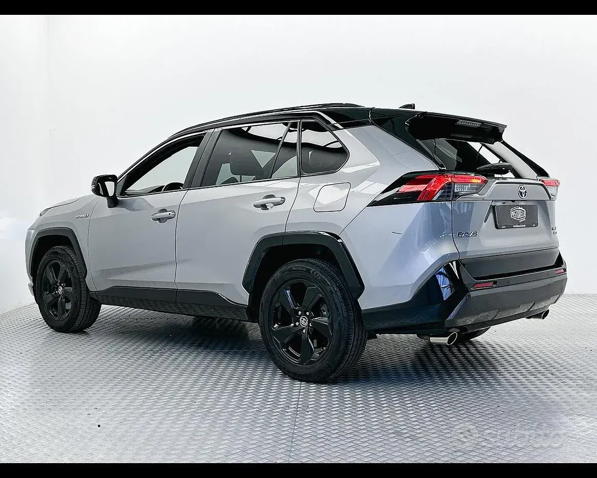 Usata Toyota RAV4 Hybrid Active 178 CV (130 kW) 2020 Grigio SUV