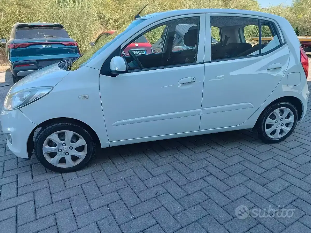 Usata Hyundai i10 69 CV (50 kW) 2012 Bianco Utilitaria