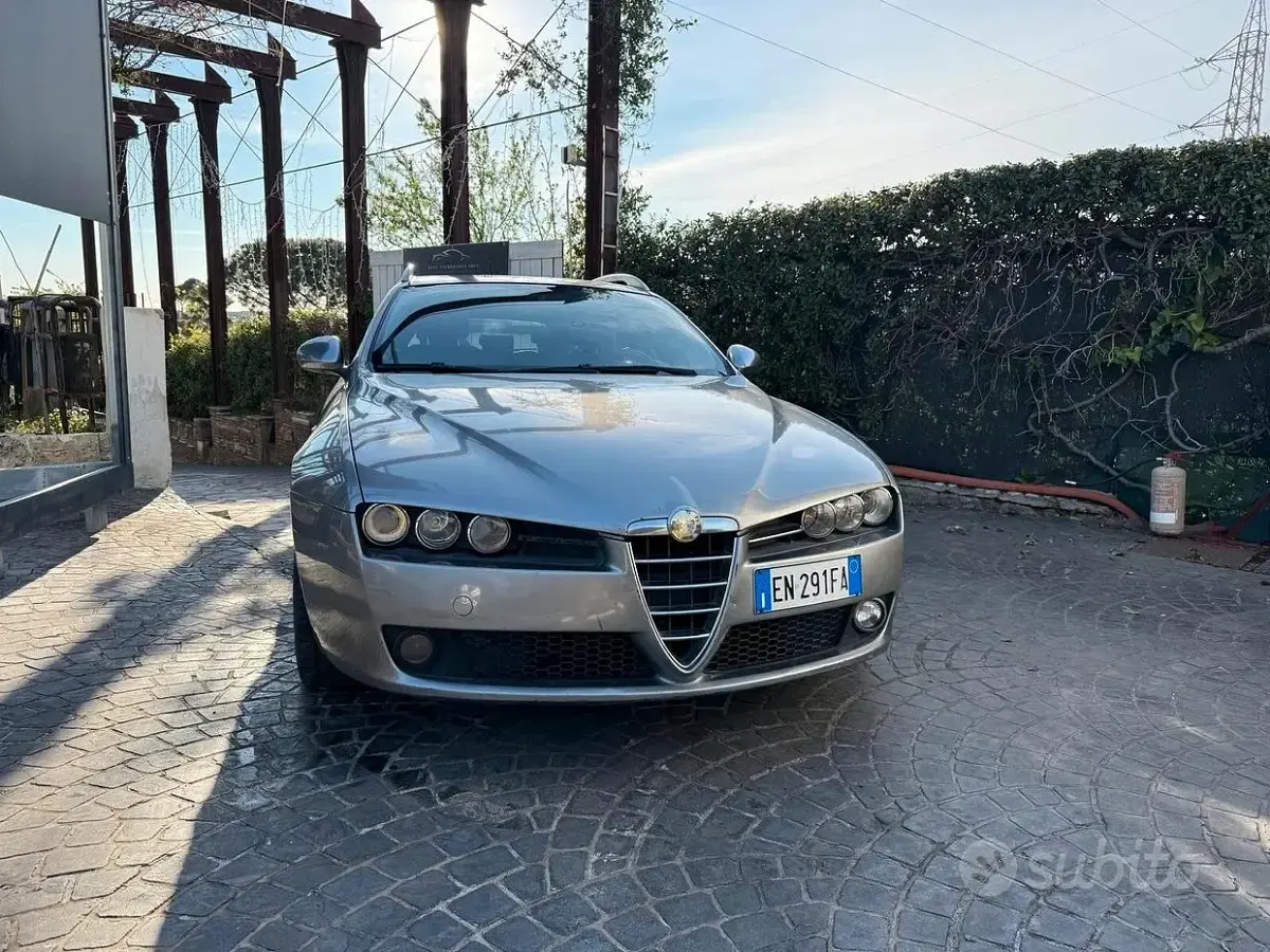 Usata Alfa Romeo 159 Distinctive 136 CV (100 kW) 2012 Grigio Station wagon