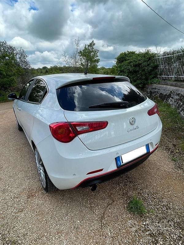 Gebraucht Alfa Romeo Giulietta 109 PS (80 kW) 2013 Weiß Limousine