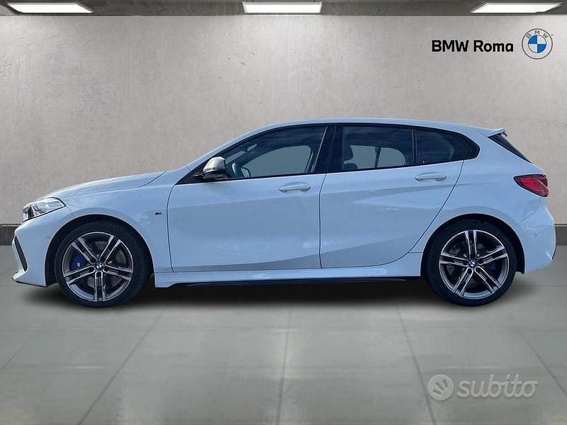 Usata BMW M135 Sport Line 306 CV (225 kW) 2022 Alpine white Utilitaria