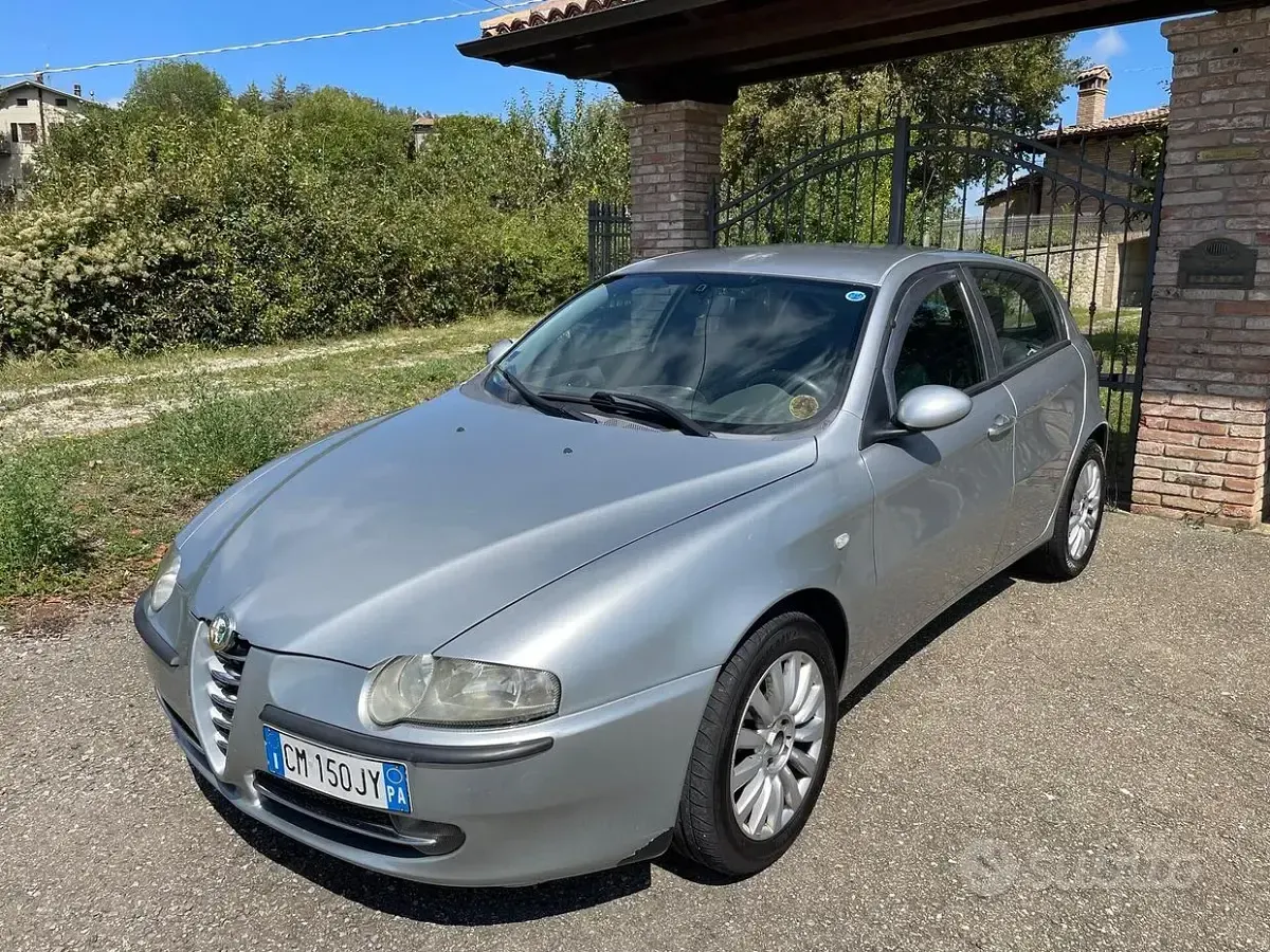 Usata Alfa Romeo 147 116 CV (85 kW) 2004 Utilitaria