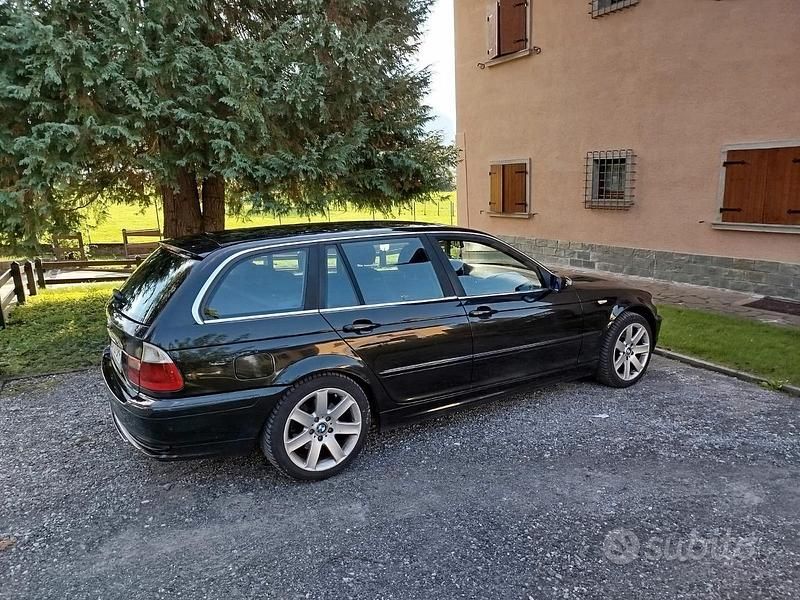 Usata BMW 320 150 CV (110 kW) 2004 Nero Station wagon