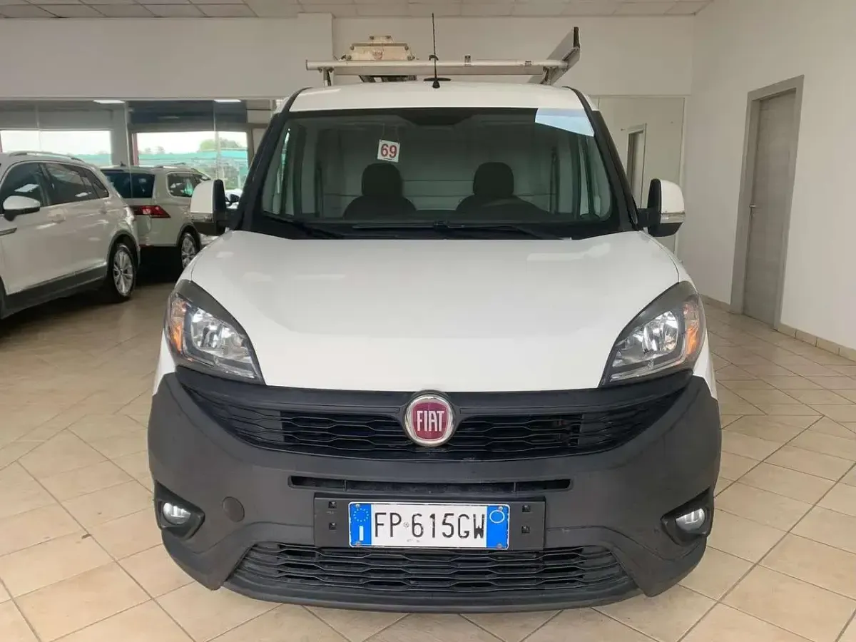 Usata Fiat Doblò 120 CV (88 kW) 2018 Bianco Monovolume