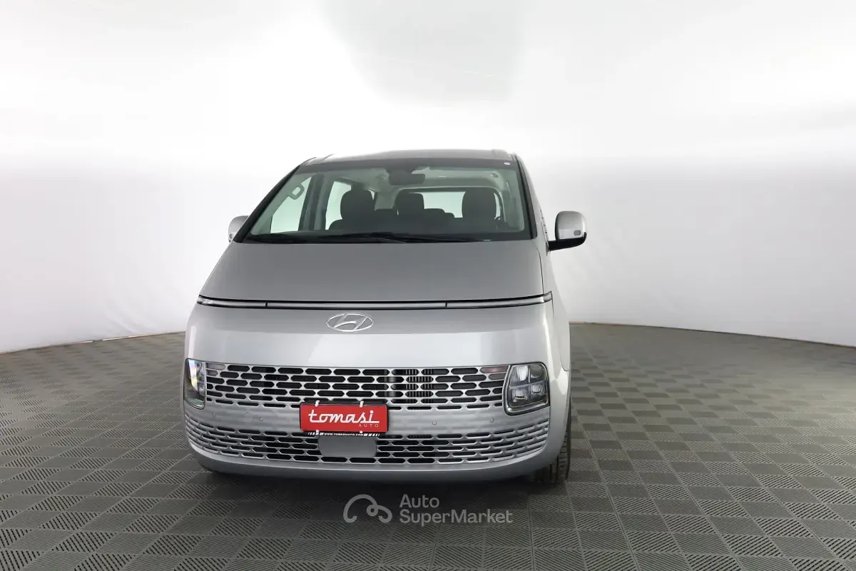 Usata Hyundai Staria 177 CV (130 kW) 2023 Argento Monovolume