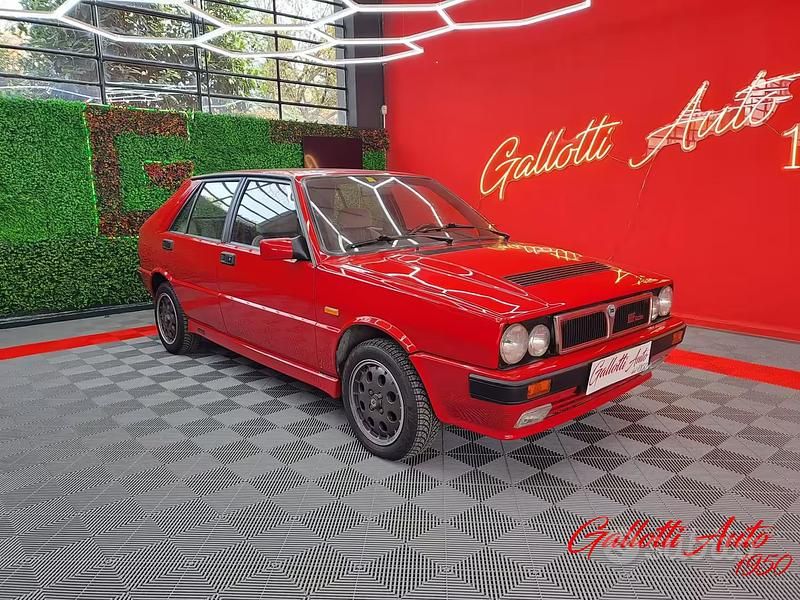 Usata Lancia Delta 140 CV (102 kW) 1990 Rosso Utilitaria