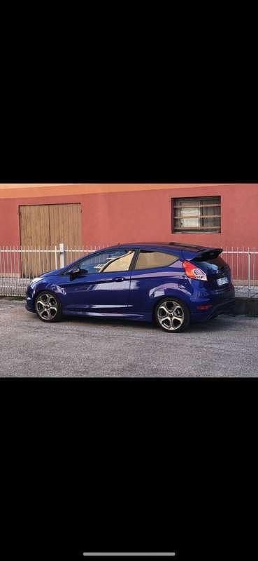 Usata Ford Fiesta ST 182 CV (133 kW) 2017 Blu Berlina