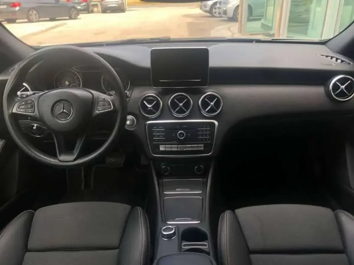 Usata Mercedes A160 90 CV (66 kW) 2017 Grigio Berlina