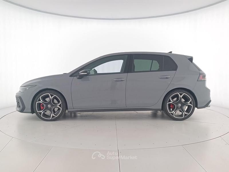 Usata VW Golf VIII GTI 265 CV (194 kW) 2025 C2 moonstone grey Berlina