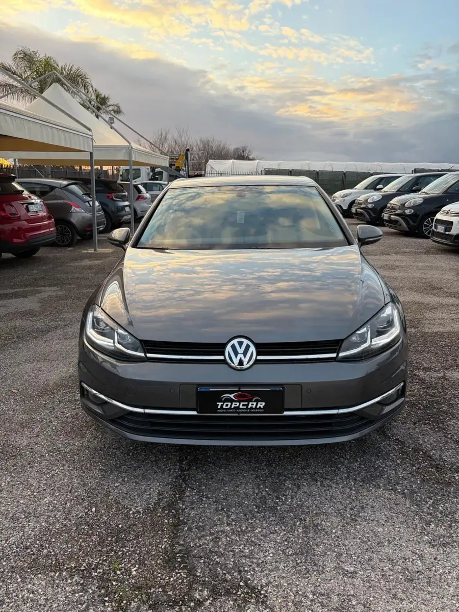 Usata VW Golf VII Highline 116 CV (85 kW) 2019 Argento Berlina