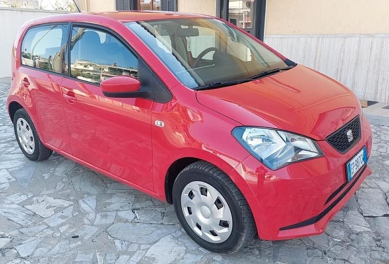 Usata Seat Mii 50 CV (36 kW) 2024 Rosso Utilitaria