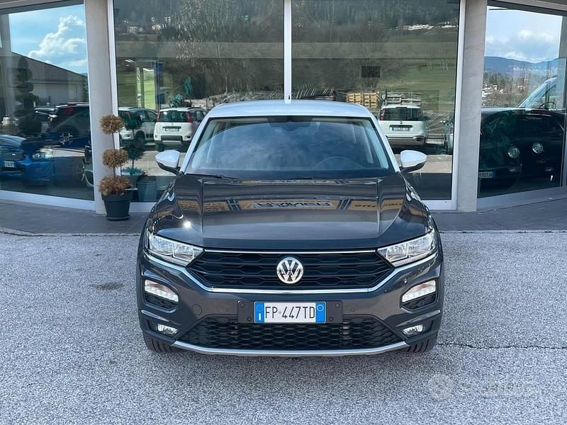 Usata VW T-Roc Advance 150 CV (110 kW) 2018 Grigio SUV