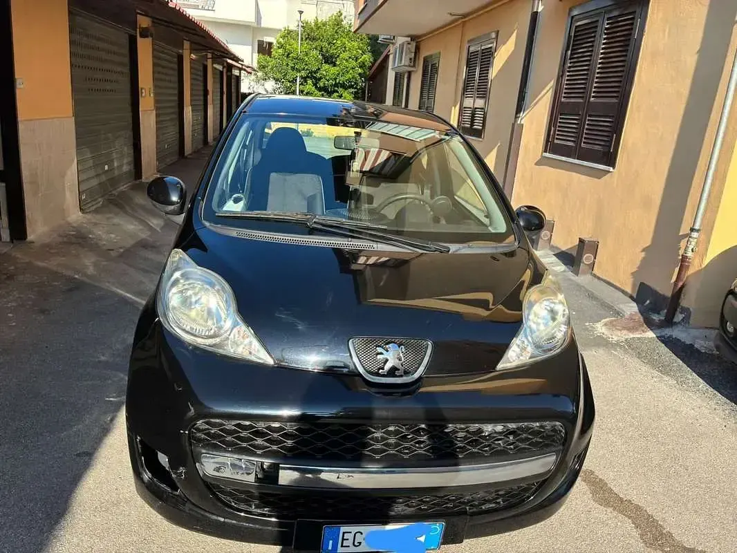 Usata Peugeot 107 68 CV (50 kW) 2009 Utilitaria