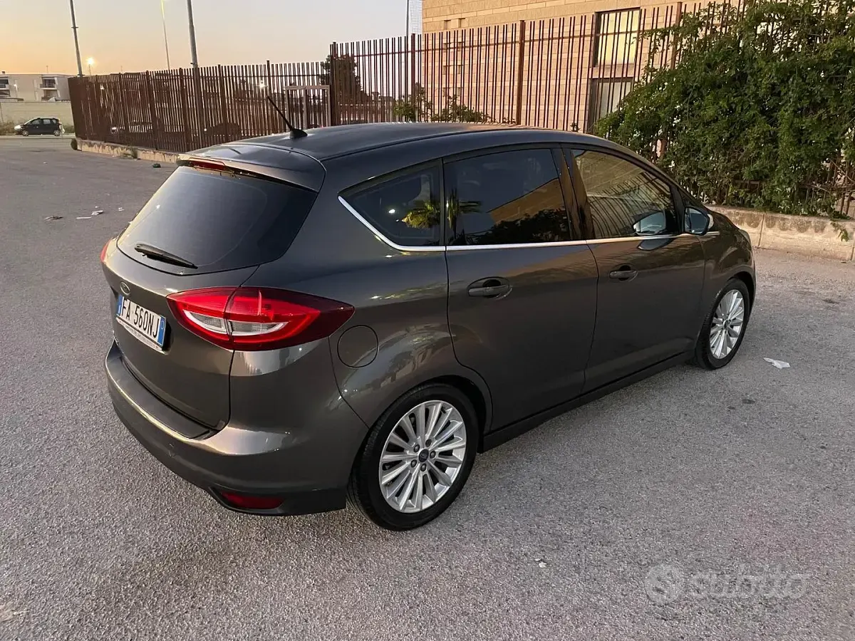 Usata Ford C-MAX Titanium 120 CV (88 kW) 2015 Grigio Monovolume