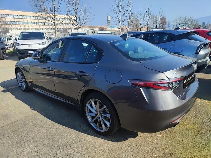 Usata Alfa Romeo Giulia Ti 209 CV (153 kW) 2024 Grigio Berlina