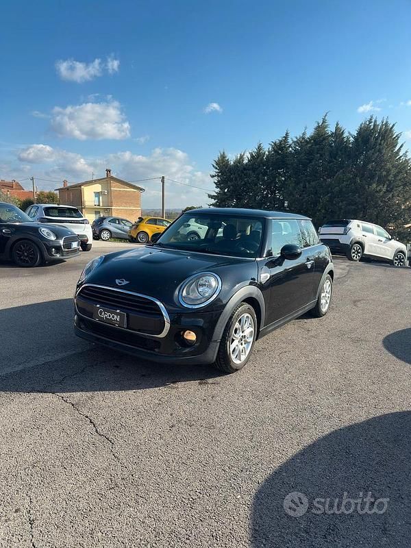 Usata Mini Cooper D Hype 116 CV (85 kW) 2018 Nero Utilitaria