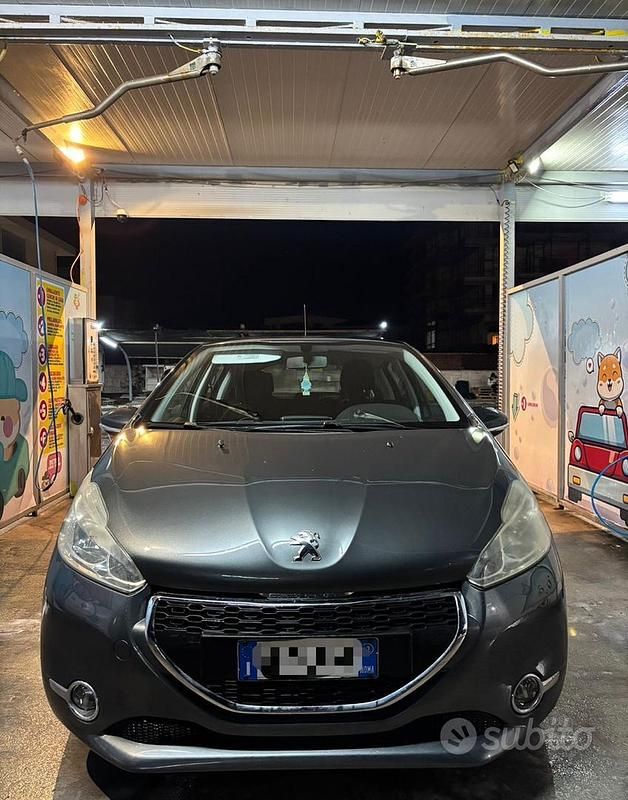 Usata Peugeot 208 Active 82 CV (60 kW) 2012 Grigio Utilitaria