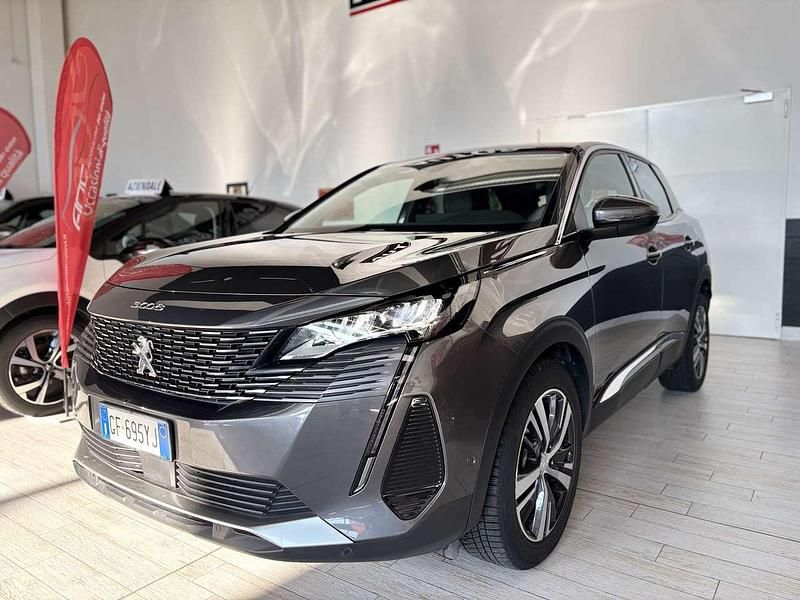 Usata Peugeot 3008 Allure 131 CV (96 kW) 2021 Grigio platino (metallizzato) Monovolume