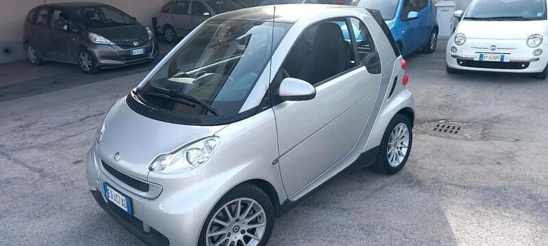Argento Usata 2010 Smart ForTwo Coupé Passion Due volumi | 7600 € - Immagine 1/4