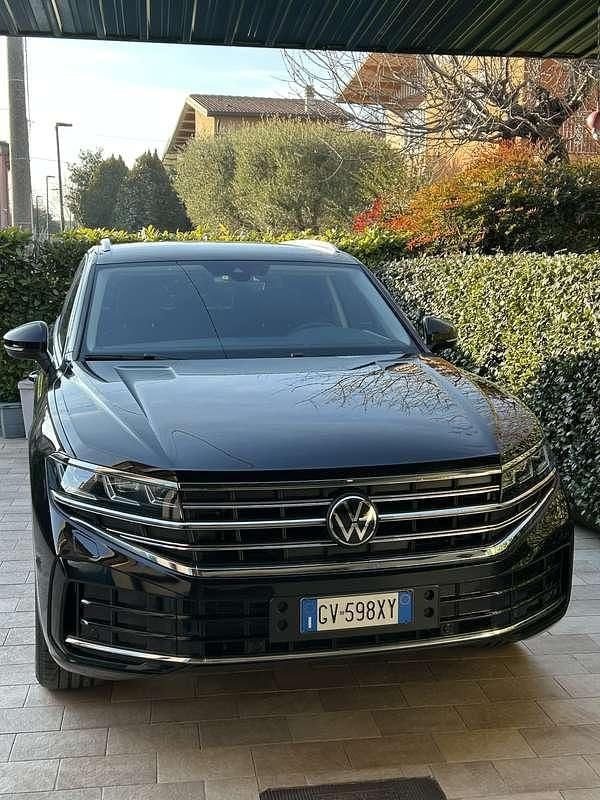 Usata 2024 VW Touareg Elegance SUV | 65.000 € (Cara) - Immagine 1/4