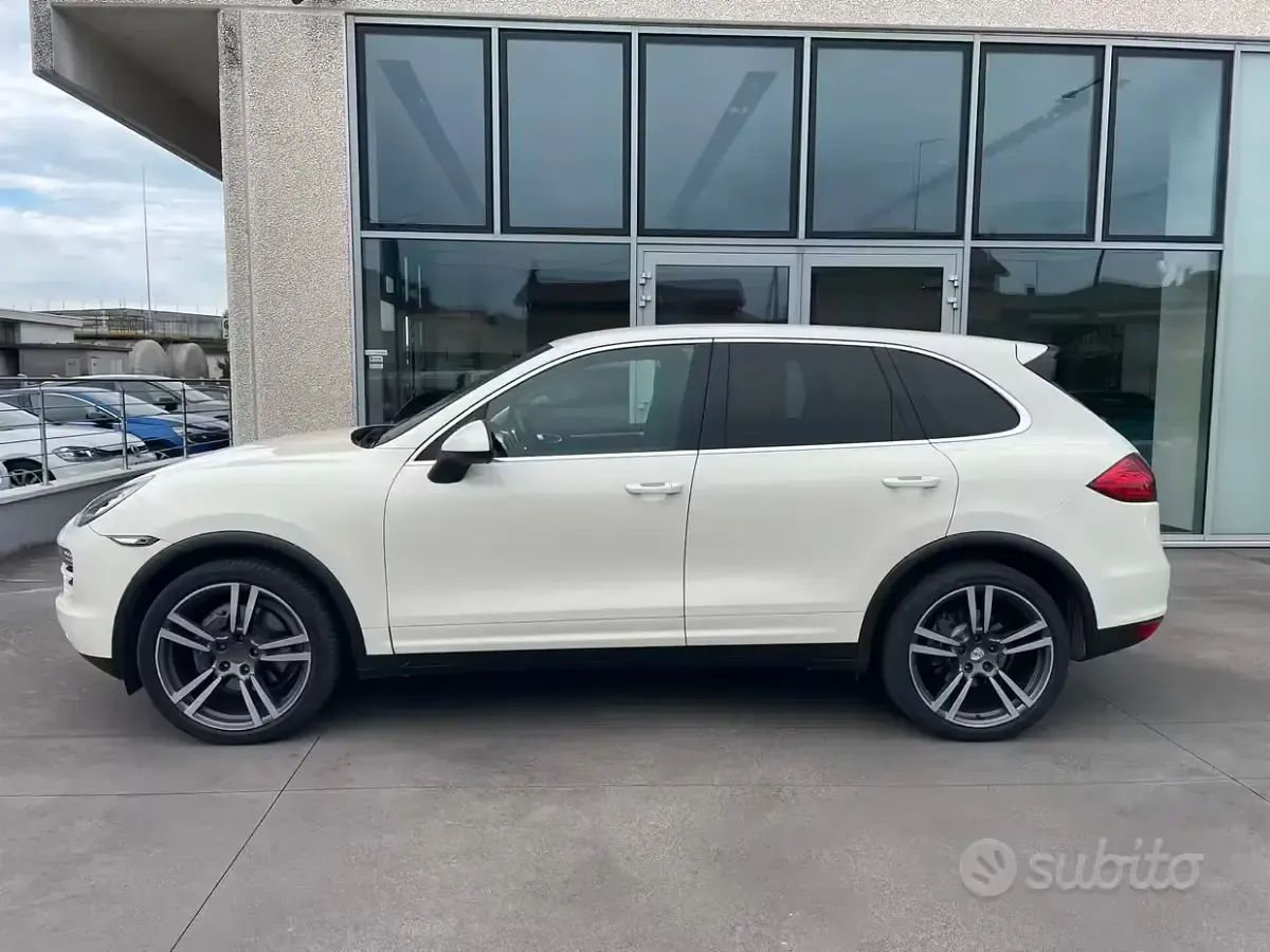 Usata Porsche Cayenne 240 CV (176 kW) 2011 Bianco SUV