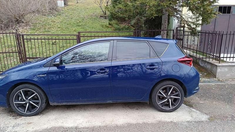 Second-hand Toyota Auris Hybrid Style 99 CP (72 kW) 2018 Berlinǎ