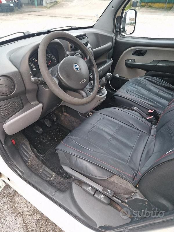 Usata Fiat Doblò 105 CV (77 kW) 2006 Bianco Monovolume