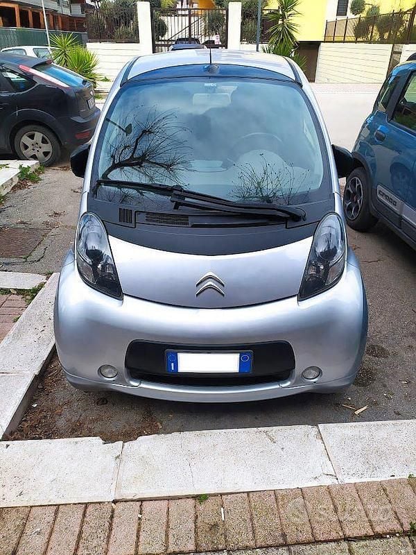 Begagnad Citroën C-zero 49 kW (67 HK) 2011 Grå Halvkombi