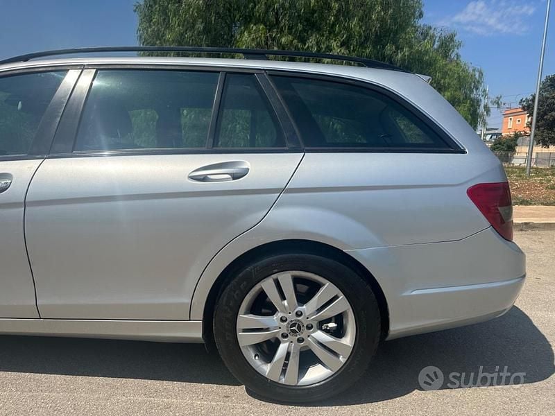 Usata Mercedes C220 170 CV (125 kW) 2012 Grigio Berlina