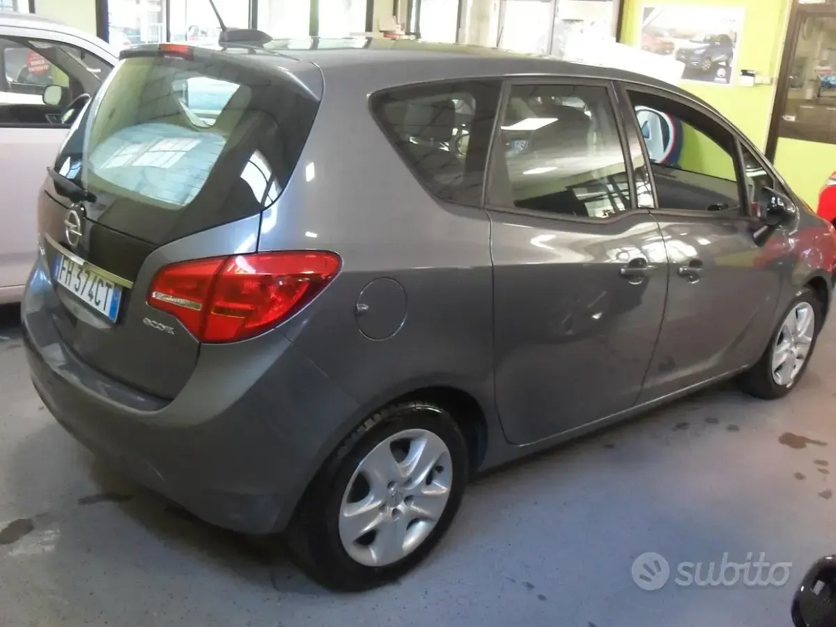 Usata Opel Meriva 120 CV (88 kW) 2017 Grigio Monovolume
