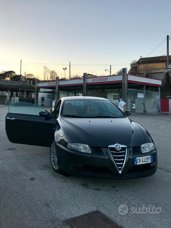 Usato 2005 Alfa Romeo GT Diesel (3.500 €)