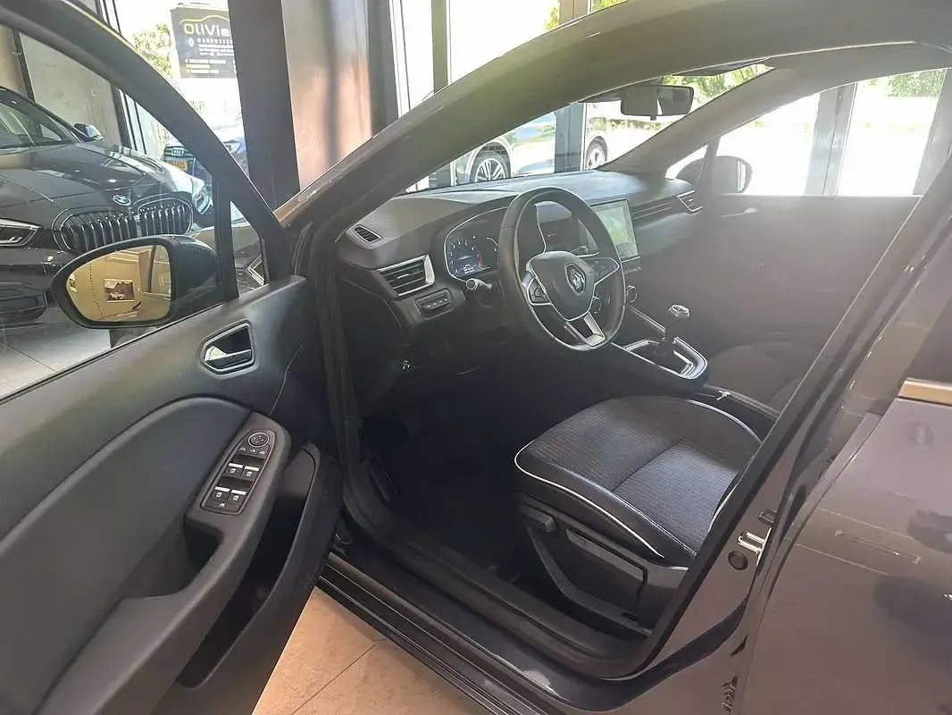 Usata Renault Clio V 90 CV (66 kW) 2021 Grigio Berlina