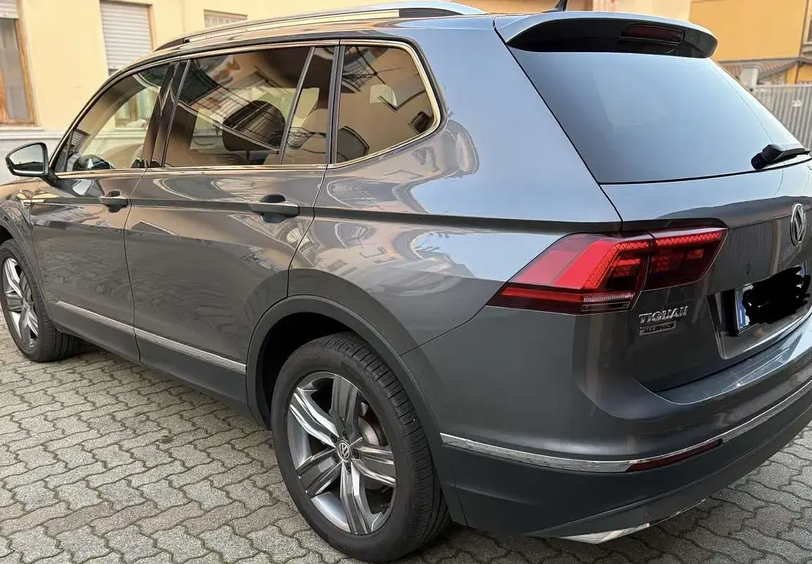 Usata VW Tiguan Allspace Advance 150 CV (110 kW) 2020 Grigio SUV