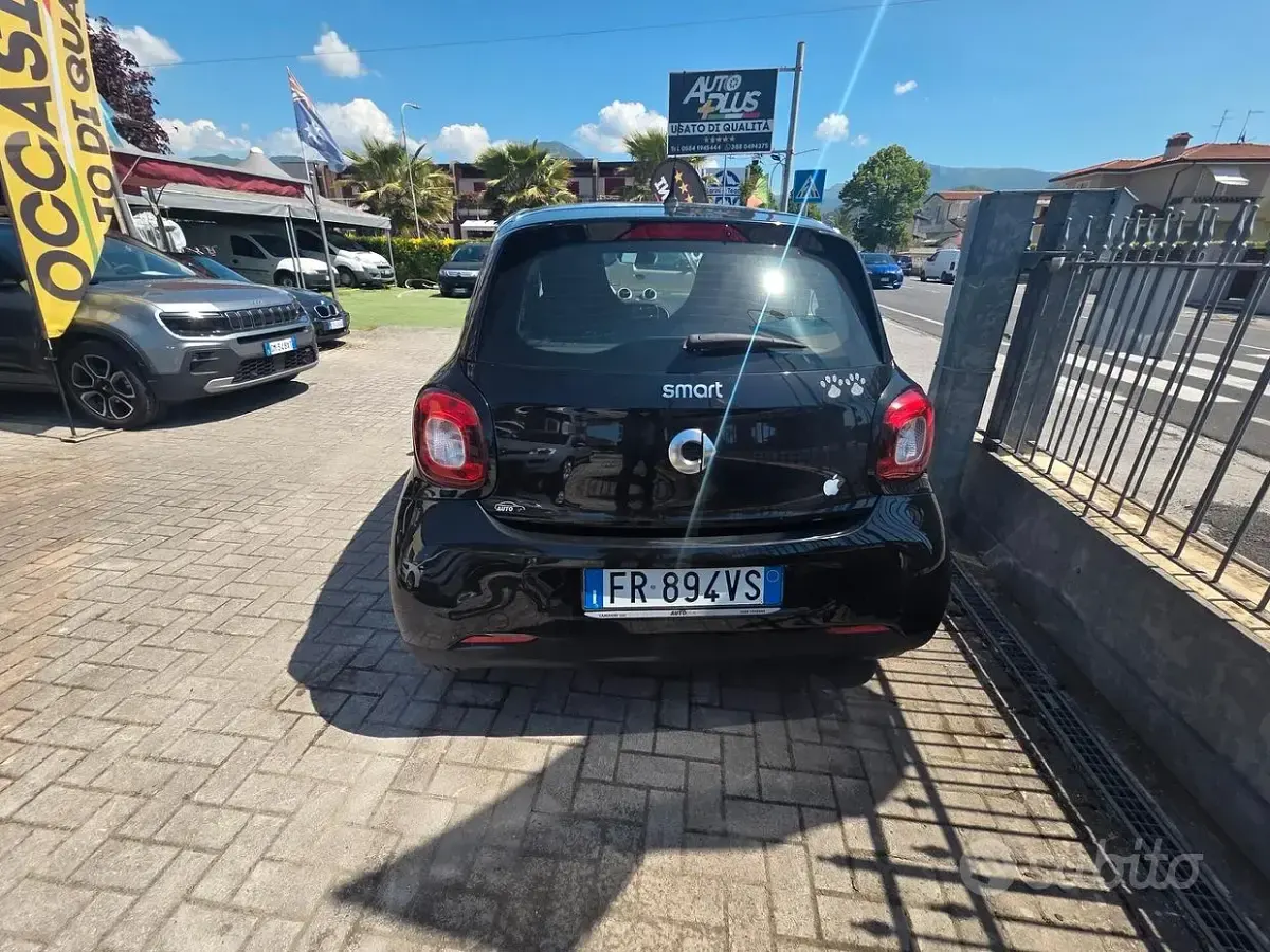 Usata Smart ForFour 71 CV (52 kW) 2018 Nero Utilitaria