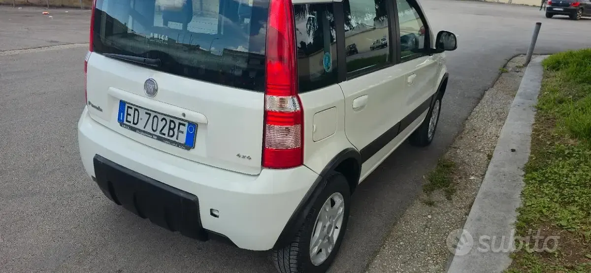 Usata Fiat Panda 4x4 Climbing 69 CV (50 kW) 2010 Bianco Utilitaria