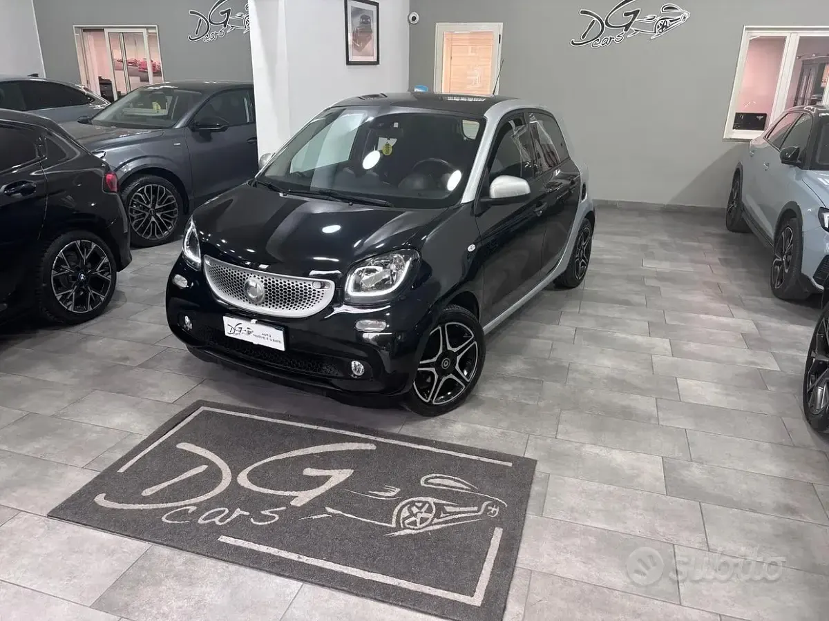 Usata Smart ForFour Passion 90 CV (66 kW) 2017 Nero Utilitaria