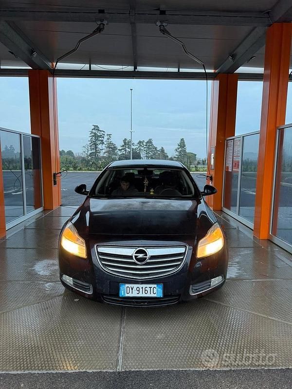 Usata Opel Insignia 2009 Nero Utilitaria