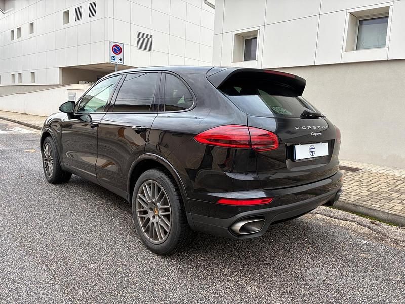 Usata Porsche Cayenne 250 CV (183 kW) 2016 Nero SUV
