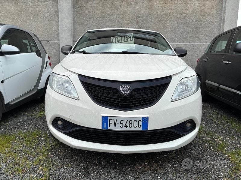 Bianco Usata 2019 Lancia Ypsilon Utilitaria | 11.000 € (Buon prezzo) - Immagine 1/4
