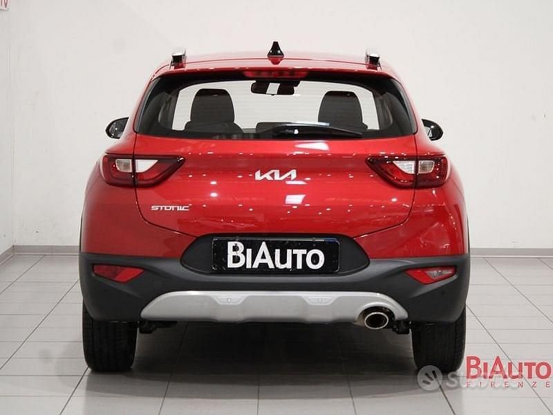 Usata Kia Stonic Urban 101 CV (74 kW) 2024 Rosso SUV