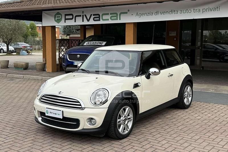 Occasion Mini Cooper D 111 ch (81 kW) 2014 Blanc Citadine