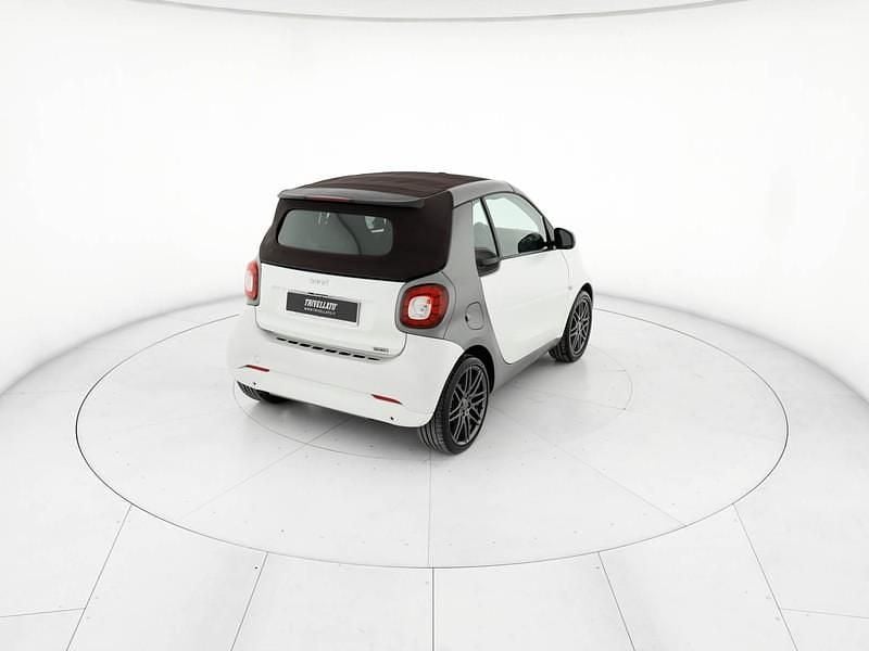 Usata Smart ForTwo Cabrio Brabus 90 CV (66 kW) 2017 Bianco Cabrio