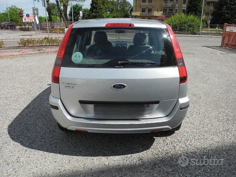 Usata Ford Fusion 101 CV (74 kW) 2003 Argento Berlina