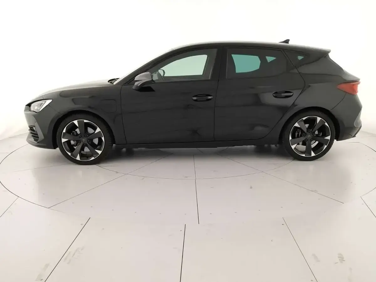 Usata Cupra Leon 204 CV (150 kW) 2023 0e nero midnight Berlina