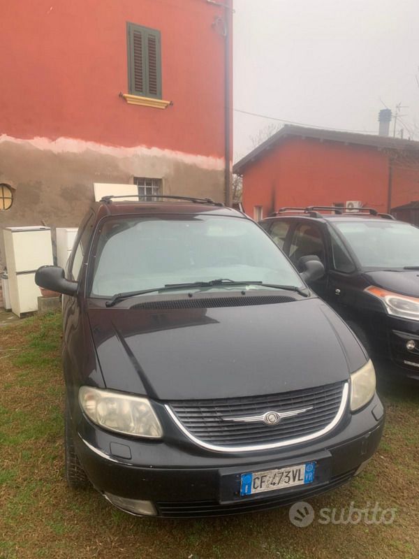 Usata Chrysler Grand Voyager 118 CV (86 kW) 2003 Nero Monovolume