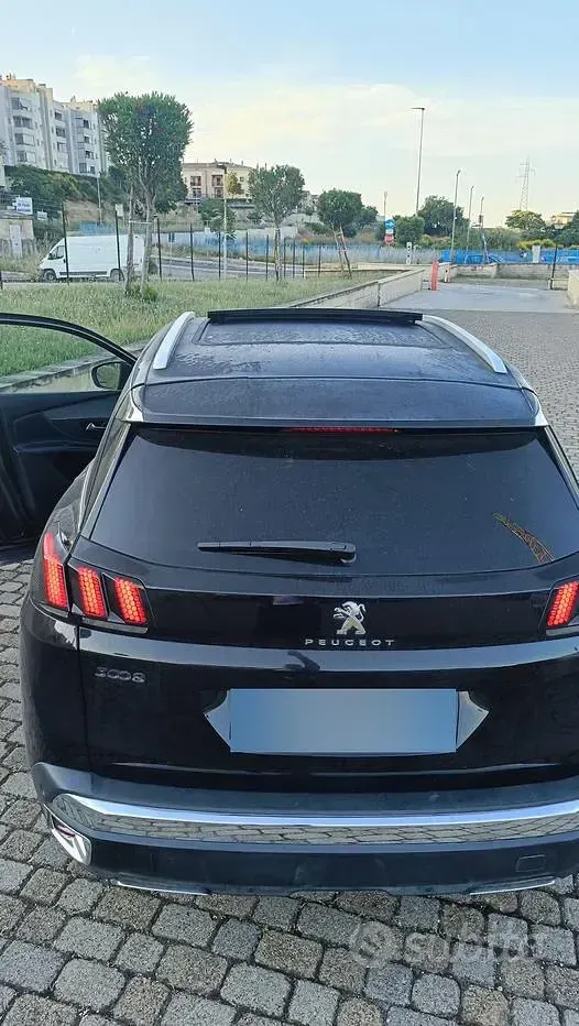Usata Peugeot 3008 120 CV (88 kW) 2018 Verde SUV